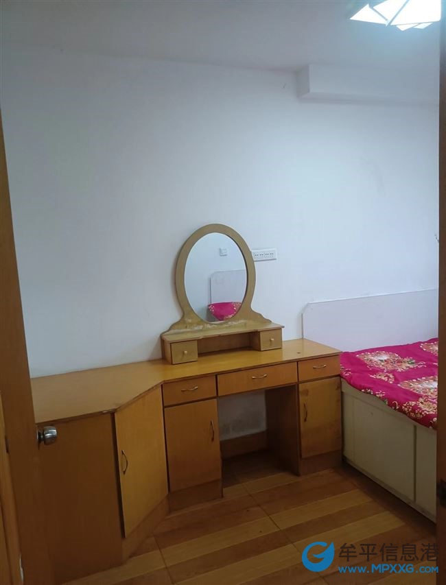 老夜市附近单间出租