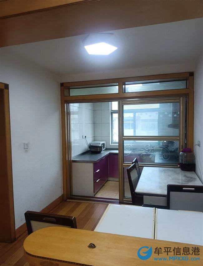 老夜市附近单间出租