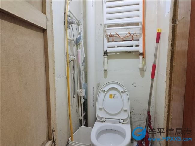 早市附近二楼65平两室两厅一卫出售