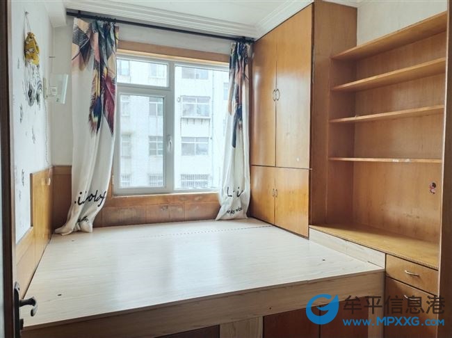 海屿公元附近二楼65平两室出租