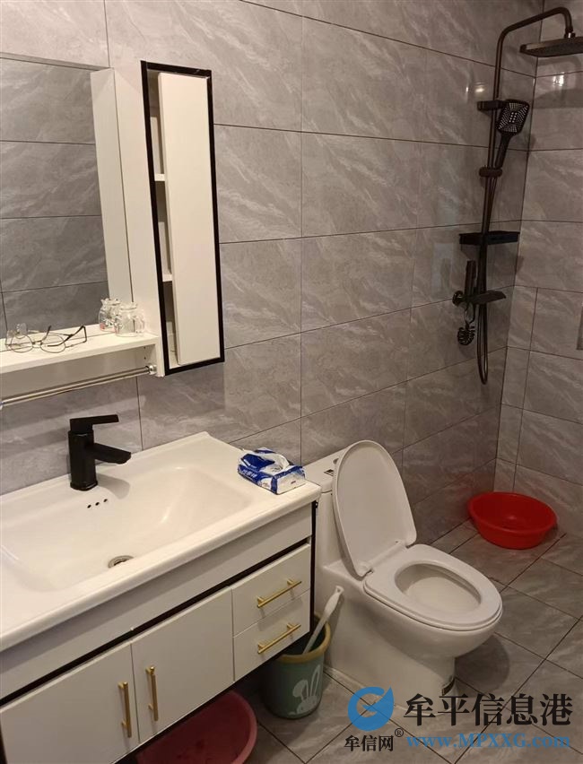 一格明珠94平两室精装房出租