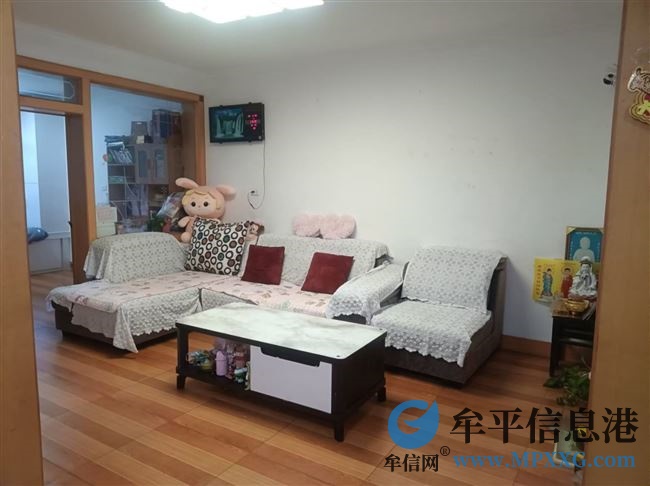 三室二厅一卫，产证面积90.63平，一梯两户南北通透，送全屋家具家电，带地下室，